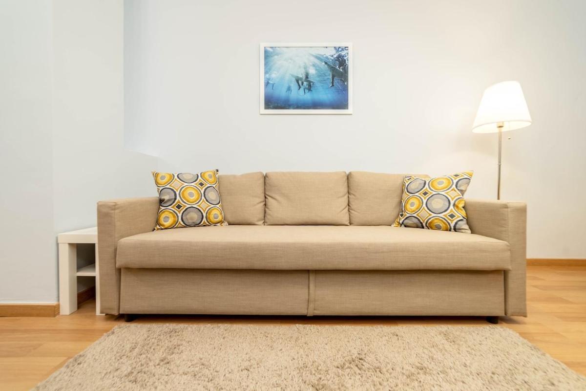 -Malagasunapts- Stylish City Centre Pool&Parking Exterior photo